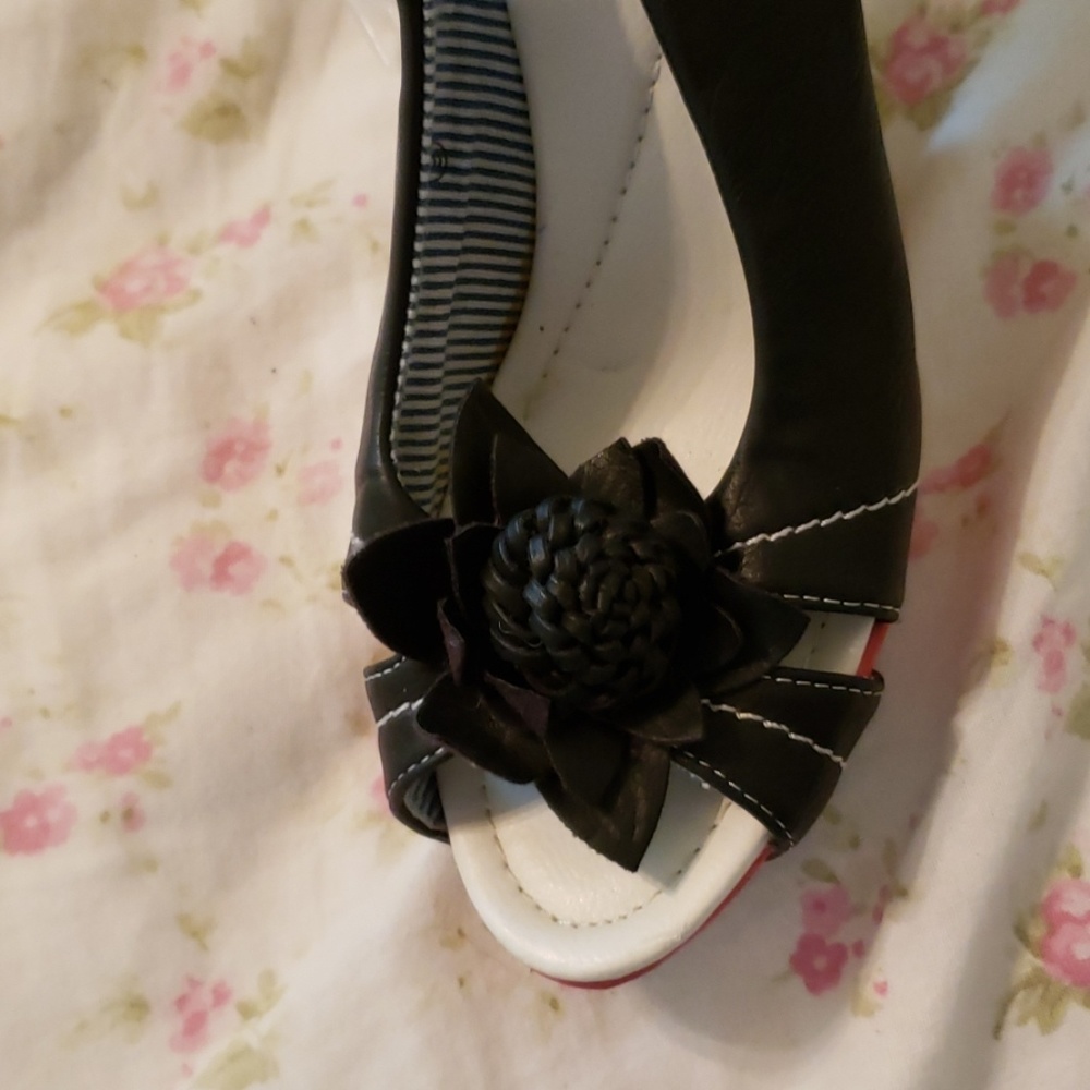 Shoes - Picture 2 of 2